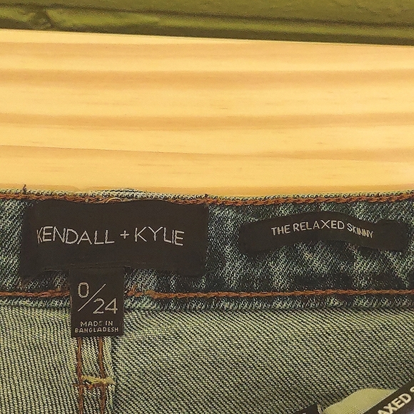 KENDALL AND KYLIE JEANS - Picture 8 of 8